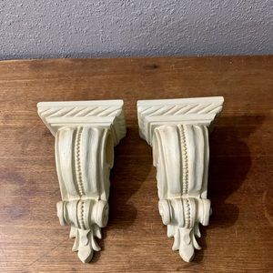 Pair Vintage White Resin Curtain Rod/Scarf Holders